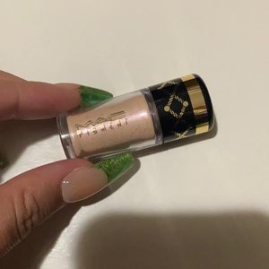 MAC pigment holiday collection “Sugar Rush”